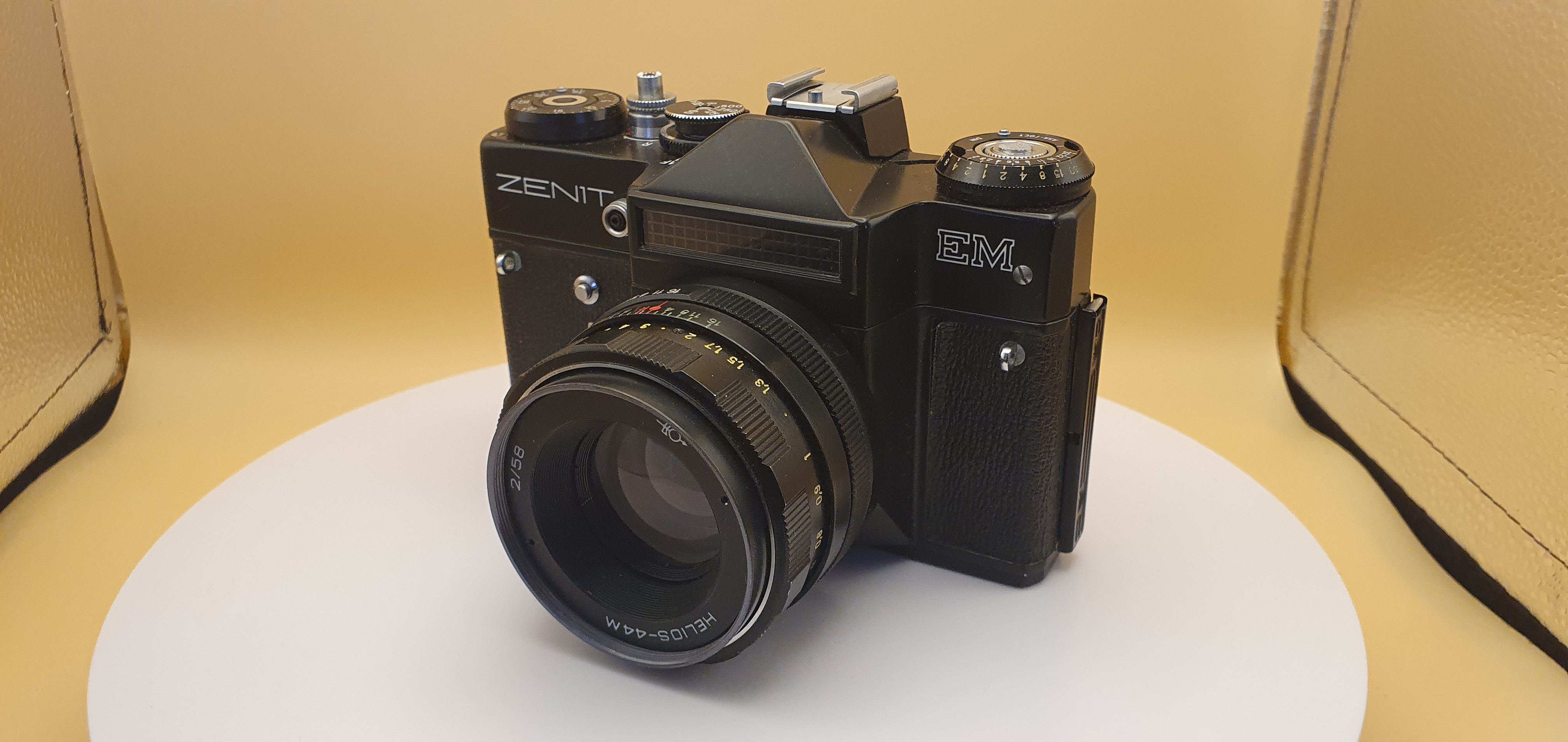 Фотоаппарат плёночный Зенит ЕМ - 2