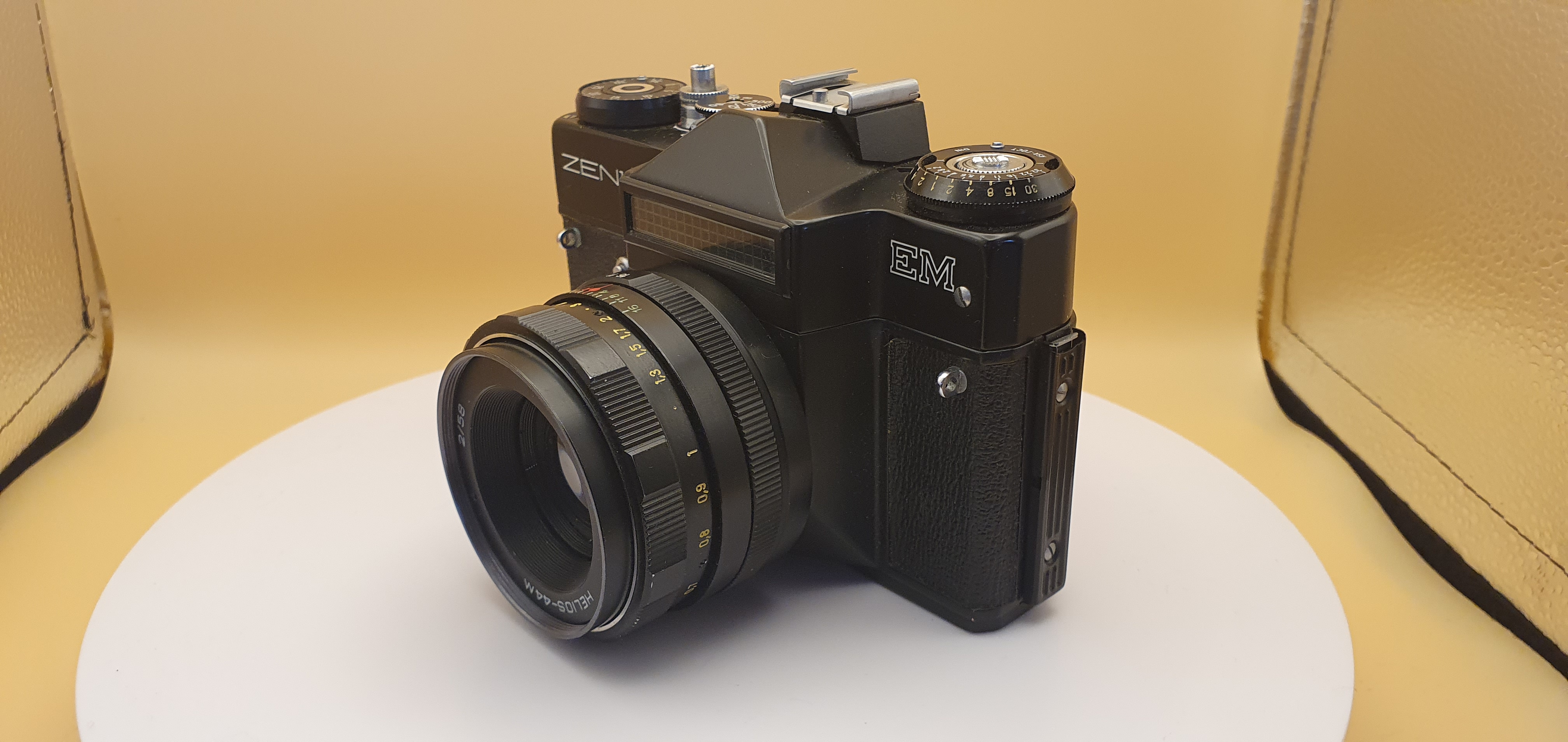 Фотоаппарат плёночный Зенит ЕМ - 3