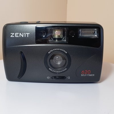 Фотоаппарат плёночный Зенит 620