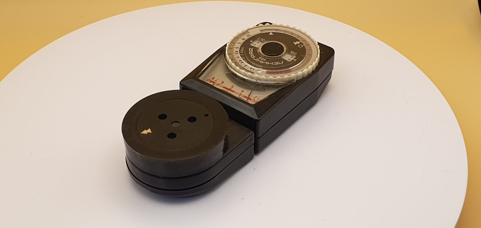 Light meter Leningrad 10, exhibit E015, photo 7 of 9